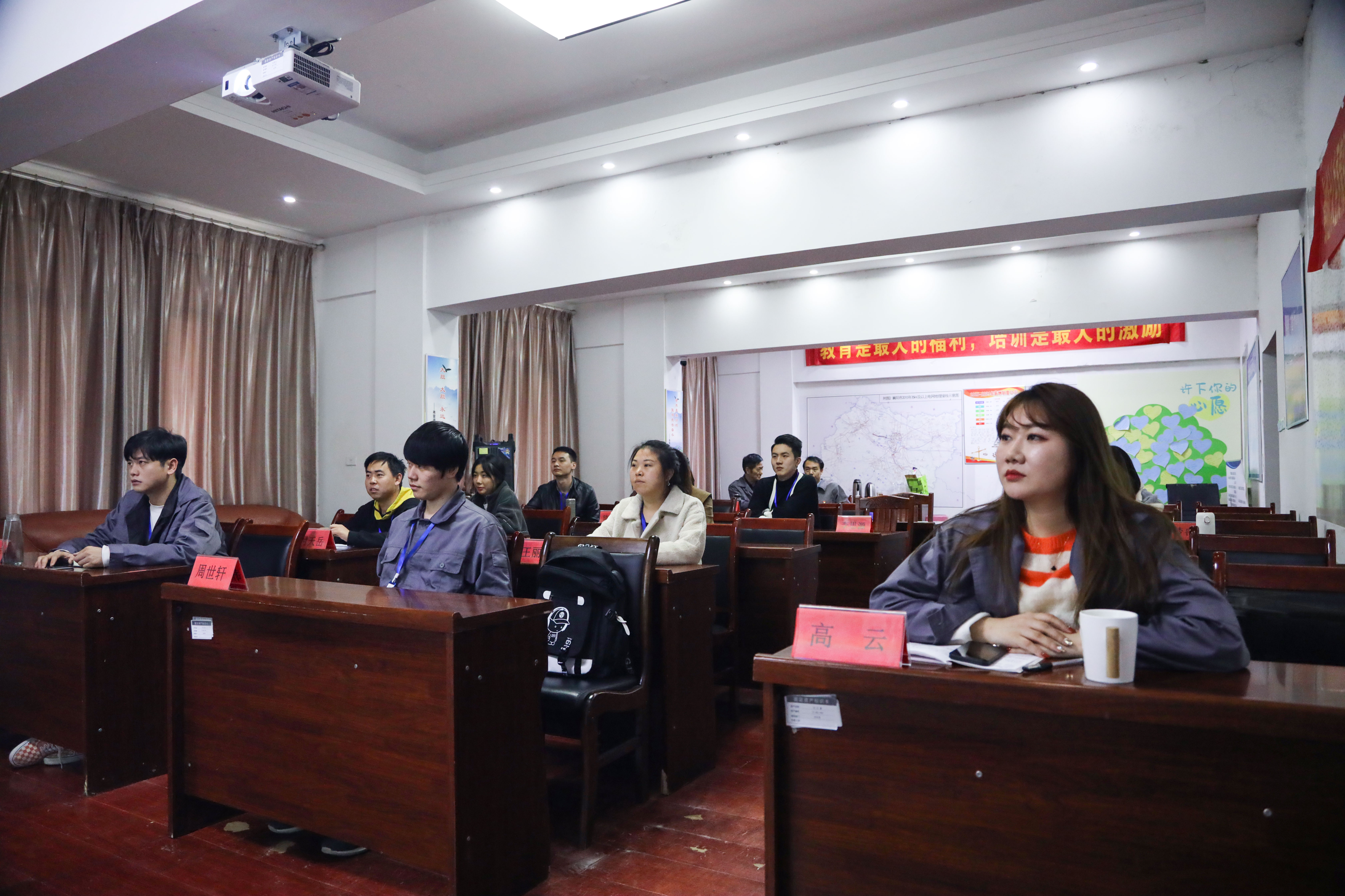 凝聚青春力量,筑梦扬帆启航(图1)