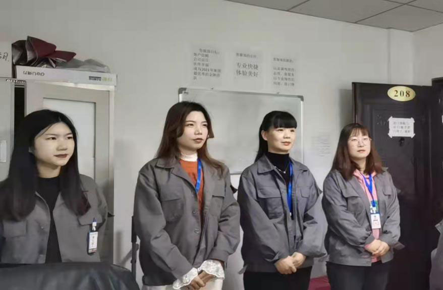 从心出发，微笑服务，搭建集团与客户温暖“连心桥”