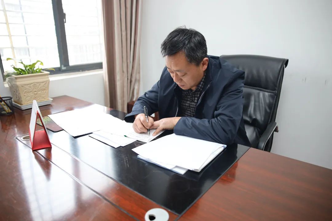 情暖国信 | 雪中送炭暖人心，集团帮扶见真情！