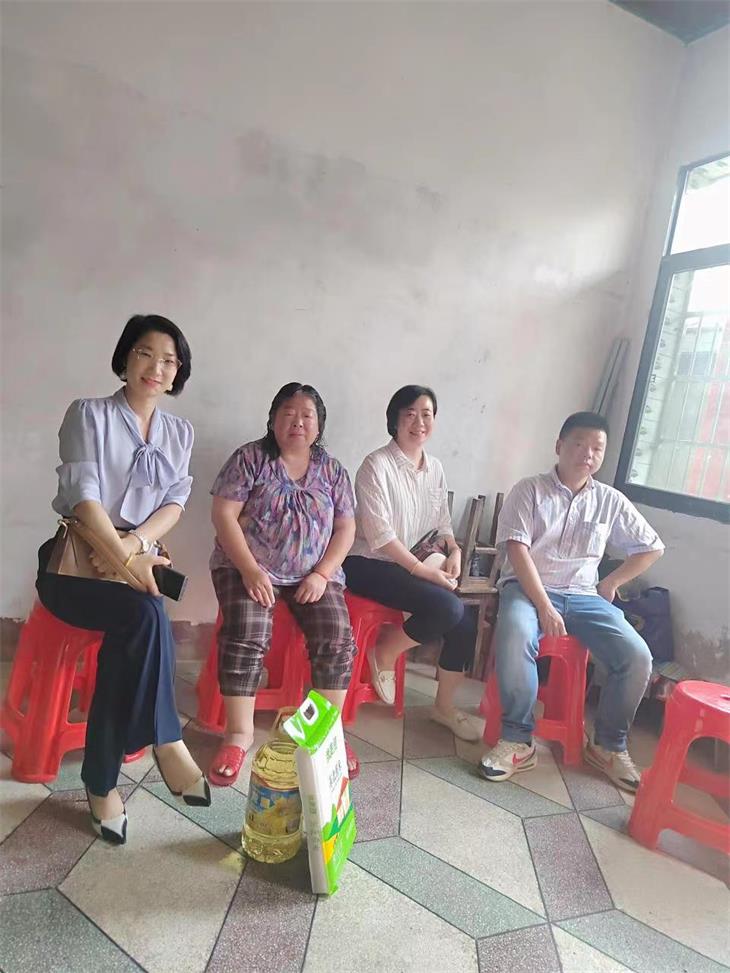 罗梦.jpg