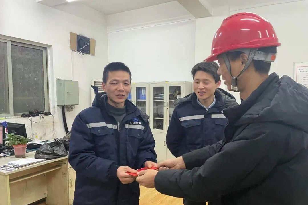 中建国信 | 年味渐浓情更浓，春节慰问暖人心